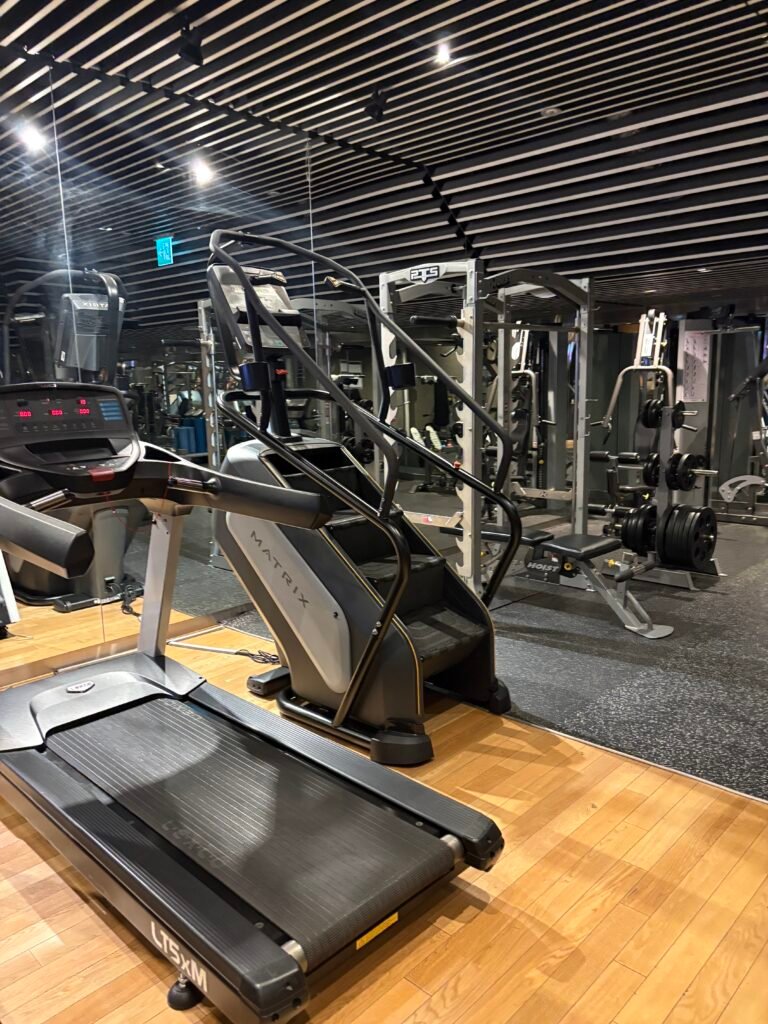 Treadmills and exercise machines in the AC Hotel Seoul Gangnam fitness centre