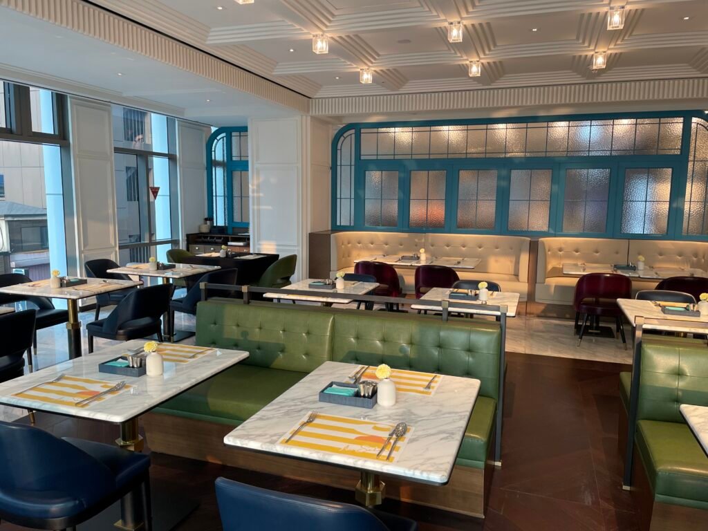Dining room at La Palette Paris in Le Méridien Seoul Myeongdong