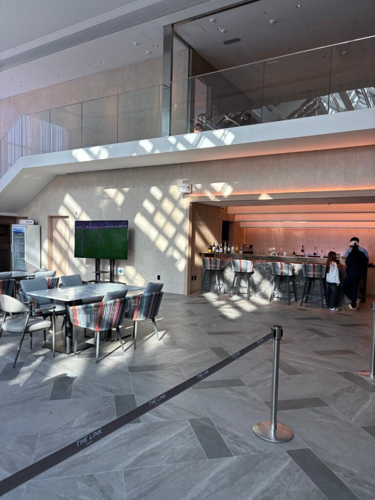 PUNCH bar beside the Relaxing Pool at The Link Seoul