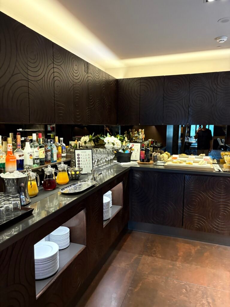 Self-service alcohol and cocktail station in THE PLAZA Seoul club lounge