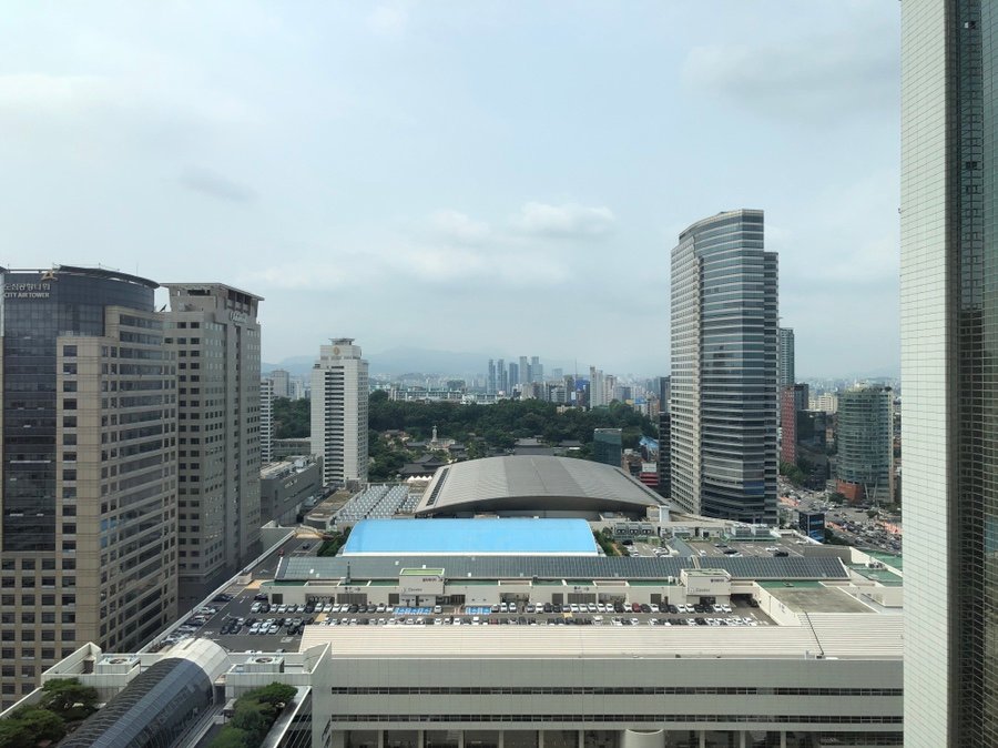 North-facing view over Bongeunsa from a Club Grand Suite at Grand InterContinental Seoul Parnas