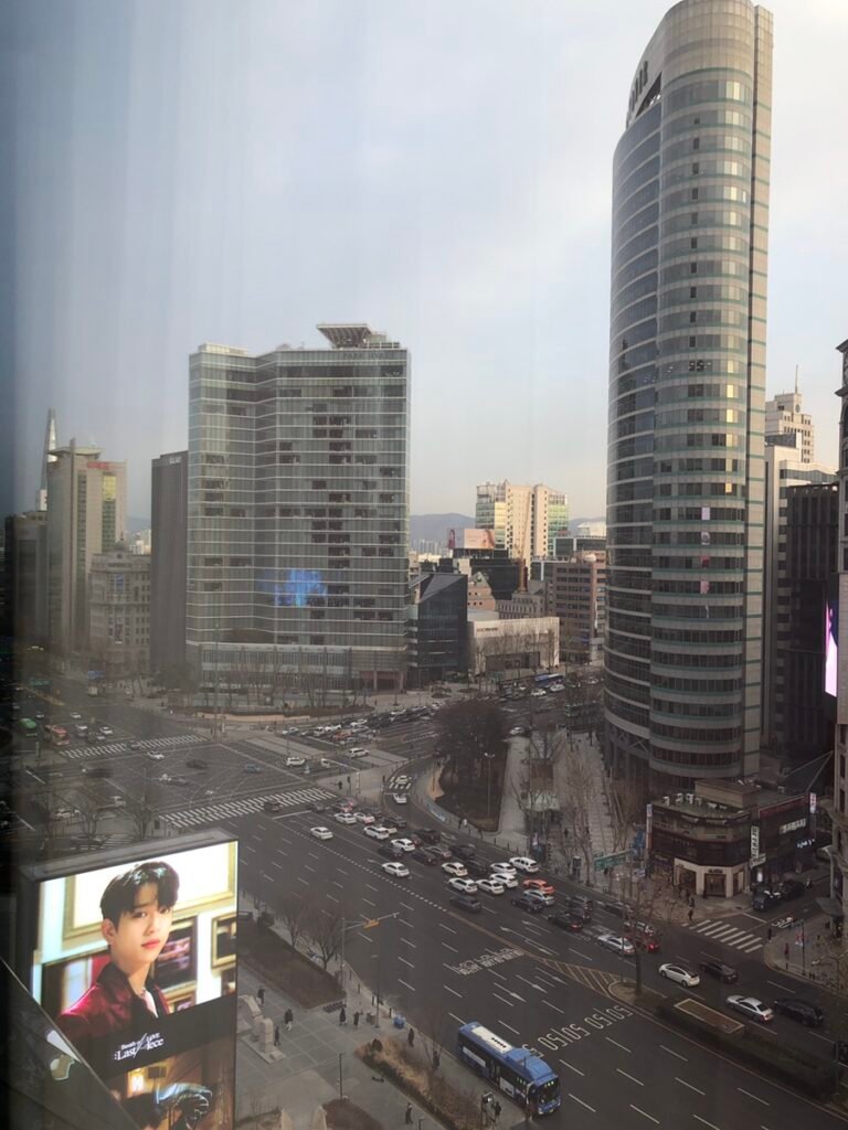 South-facing Teheran-ro view from Grand InterContinental Seoul Parnas
