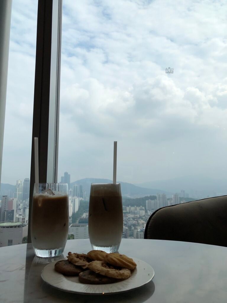Coffee, juice and cookies served at the Grand Reception of Josun Palace in 2021