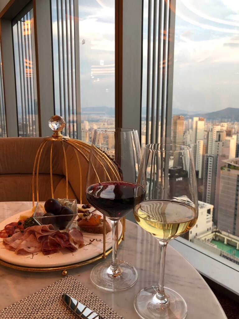 Evening wine and finger food at the Grand Reception of Josun Palace in 2021