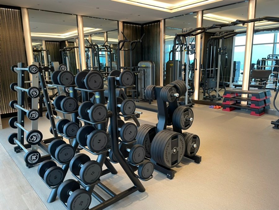 Premium strength-training equipment in the Josun Palace fitness centre