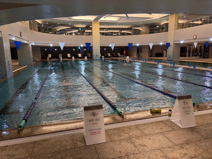 Indoor swimming pool at JW Marriott Seoul