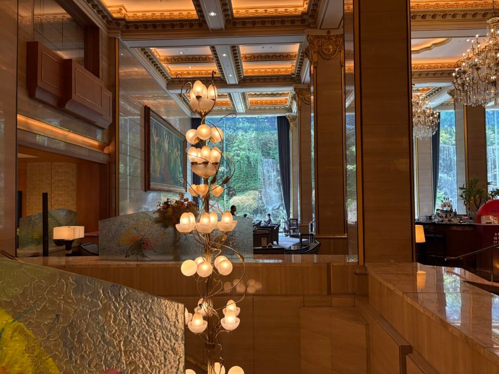 Peninsula Lounge in the Main Tower at Lotte Hotel Seoul