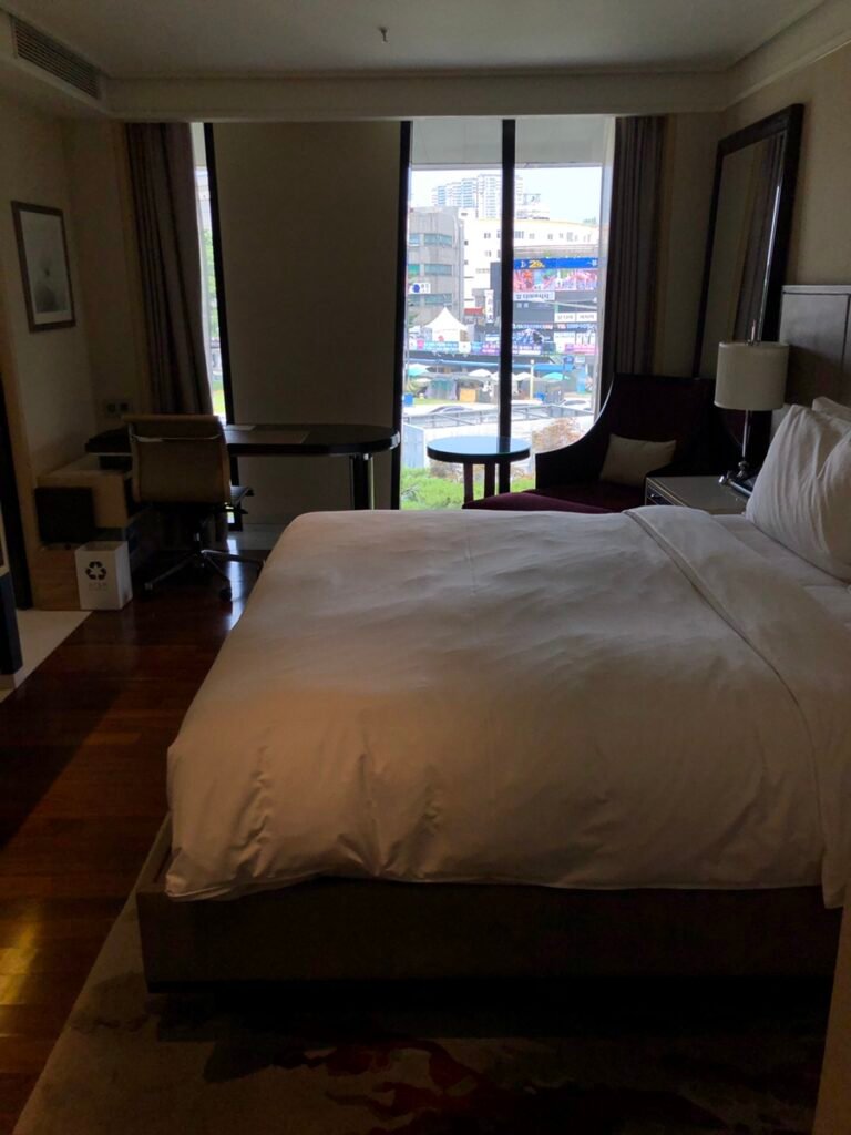 Higher-floor Deluxe King room at JW Marriott Dongdaemun