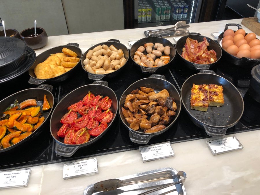 Executive Lounge breakfast at JW Marriott Dongdaemun