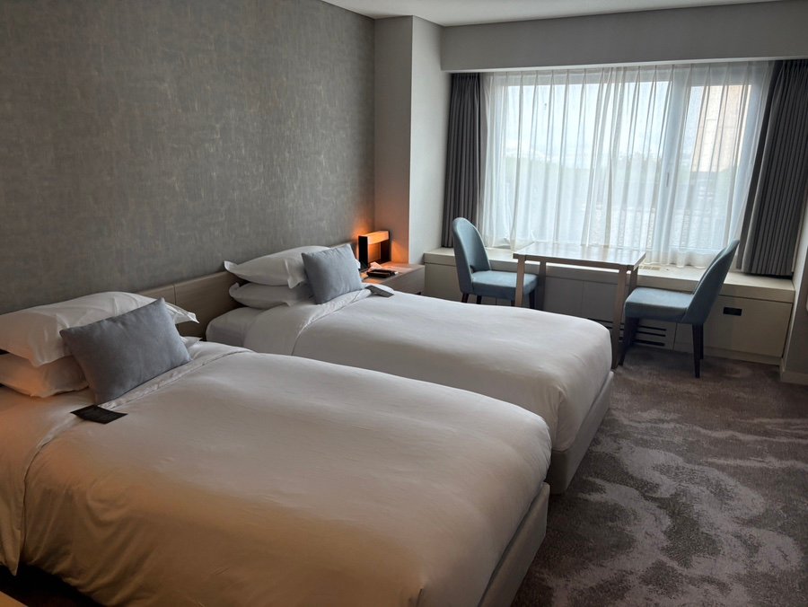 Twin guest room at Grand Walkerhill Seoul during a 2025 stay