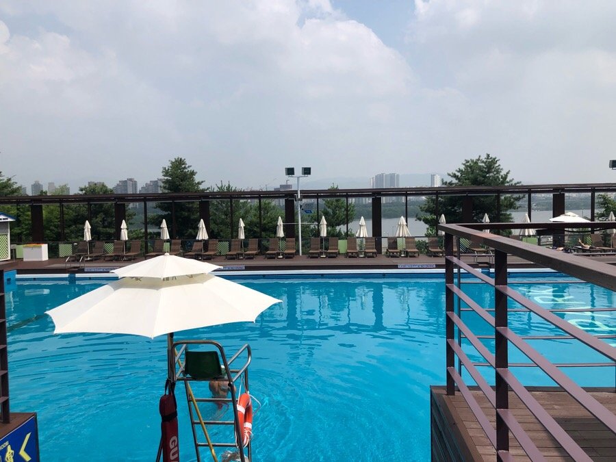 Outdoor Riverpark swimming pool at Grand Walkerhill Seoul