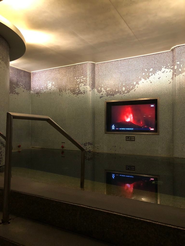 Whirlpool and wellness area at Marriott Executive Apartments Seoul
