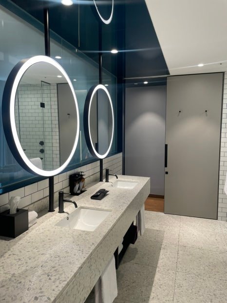 Spacious bathroom in a Producer Suite at RYSE Autograph Collection Seoul