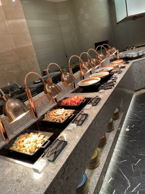 Breakfast buffet at Table32 in Four Points Seoul Guro