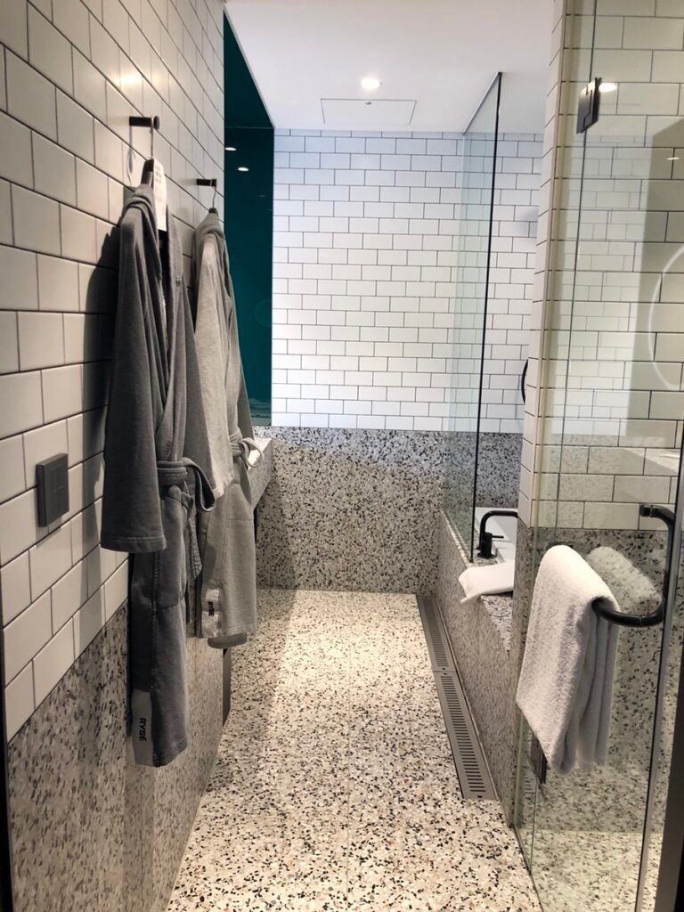Bathroom in an Editor Room at RYSE Autograph Collection Seoul