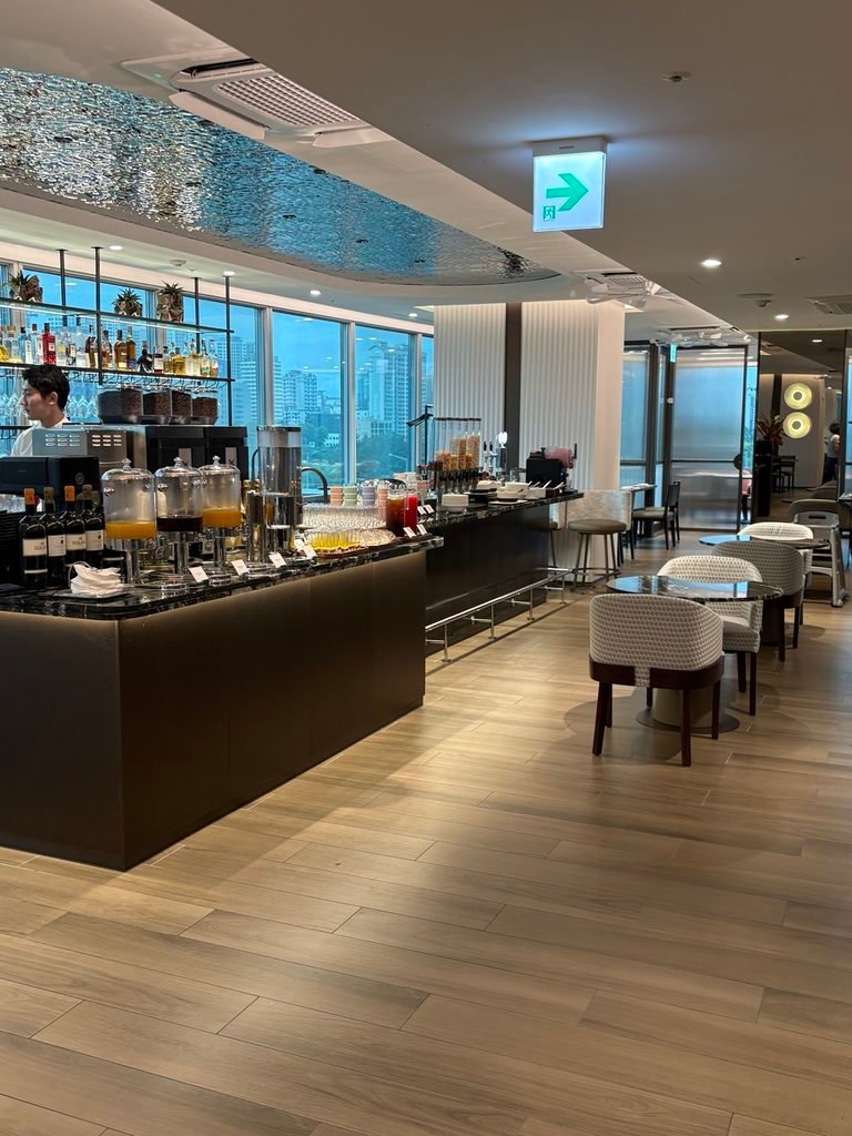Park Cafe breakfast restaurant at Marriott Executive Apartments Seoul