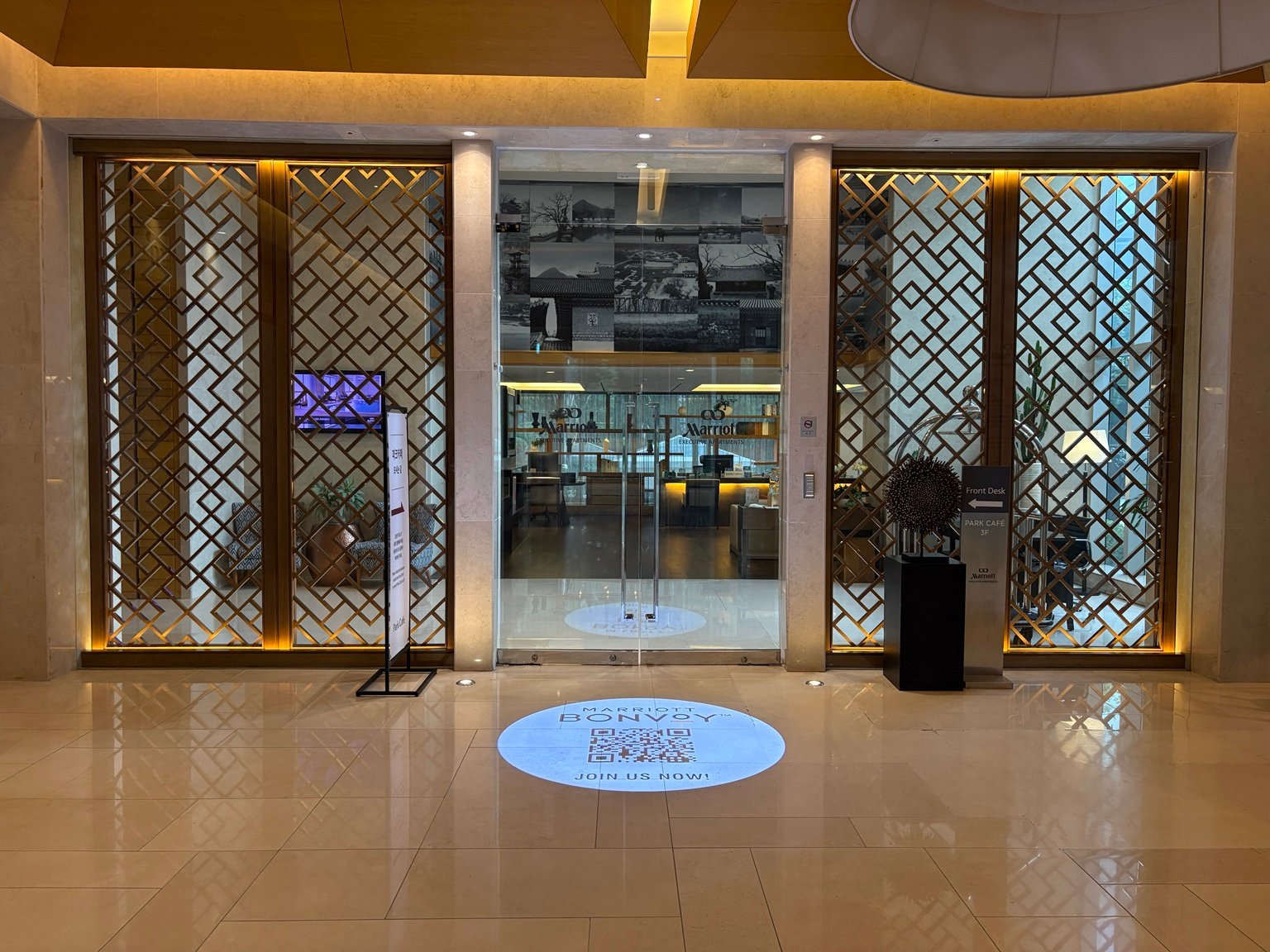 Lobby entrance at Yeouido Park Centre Seoul Marriott Executive Apartments