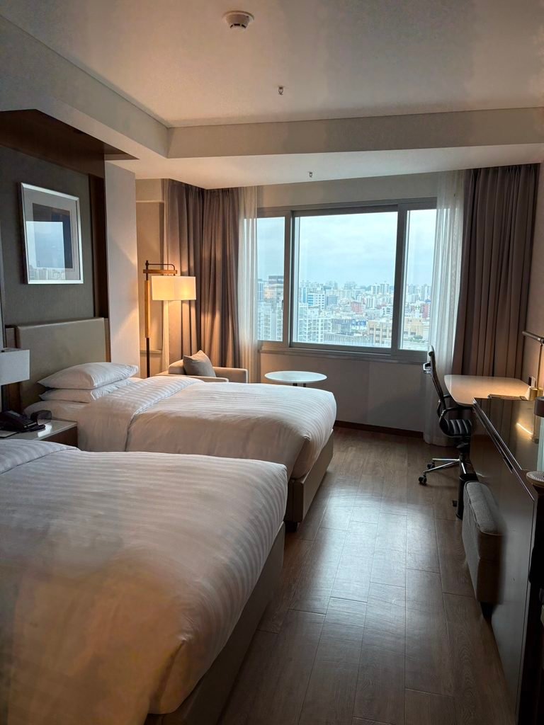 Twin guest room at Courtyard Seoul Times Square