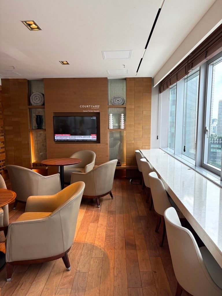 The Lounge 15 at Courtyard Seoul Times Square