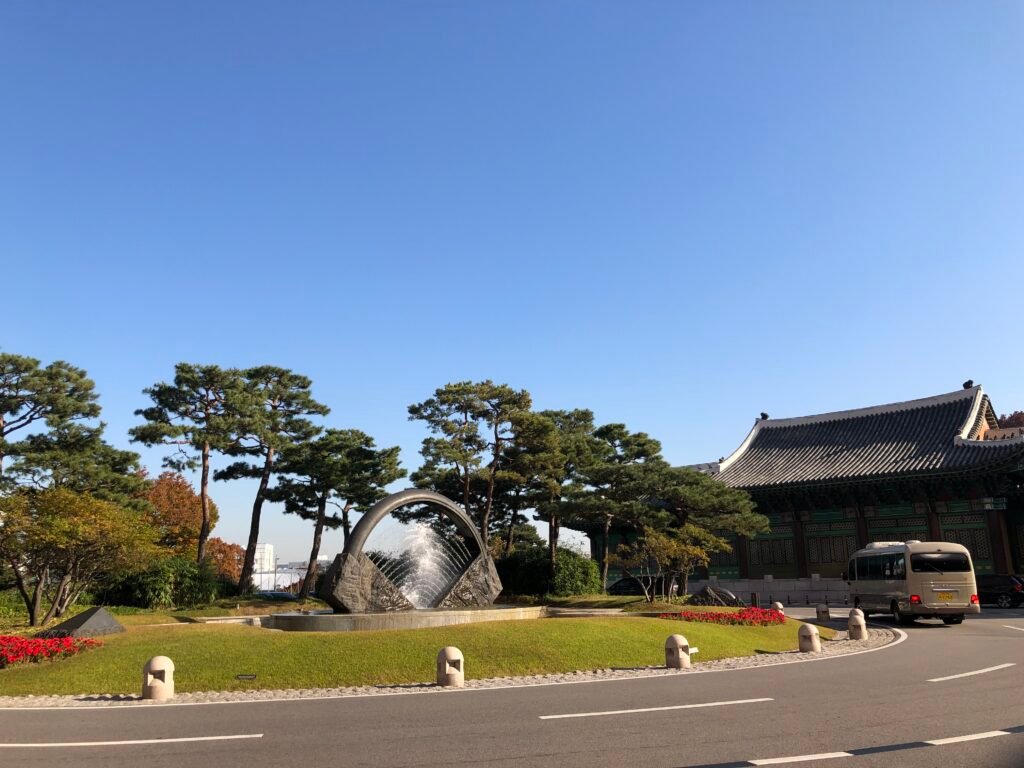 Yeong Bin Gwan and landscaped grounds at The Shilla Seoul