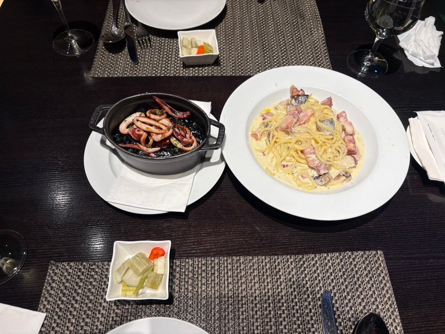 Dinner dishes at ZEROVITY restaurant at GRAVITY Josun Seoul Pangyo