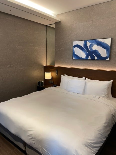 King bedroom in a Junior Suite at Four Points by Sheraton Suwon